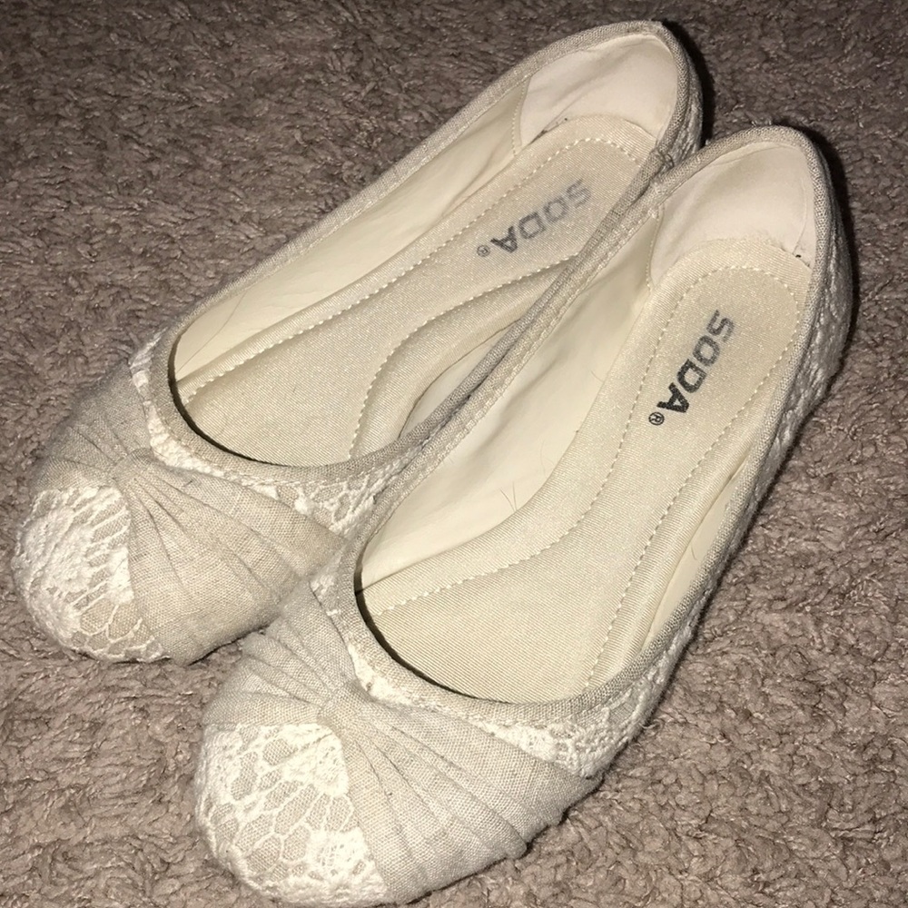 Women’s flats
